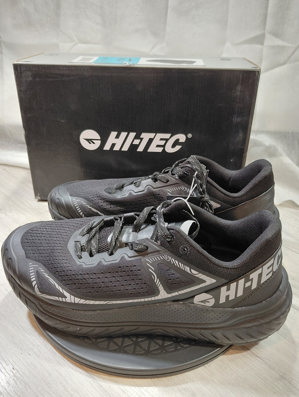 NWT HI-TEC Mens Black Trail Running Hiking Shoes SIZE 12